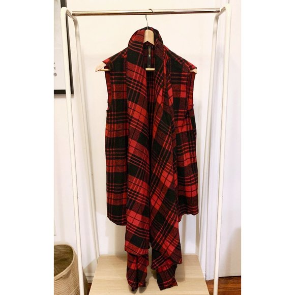 Flannel Long Vest - Perfect for Fall! - Picture 2 of 7